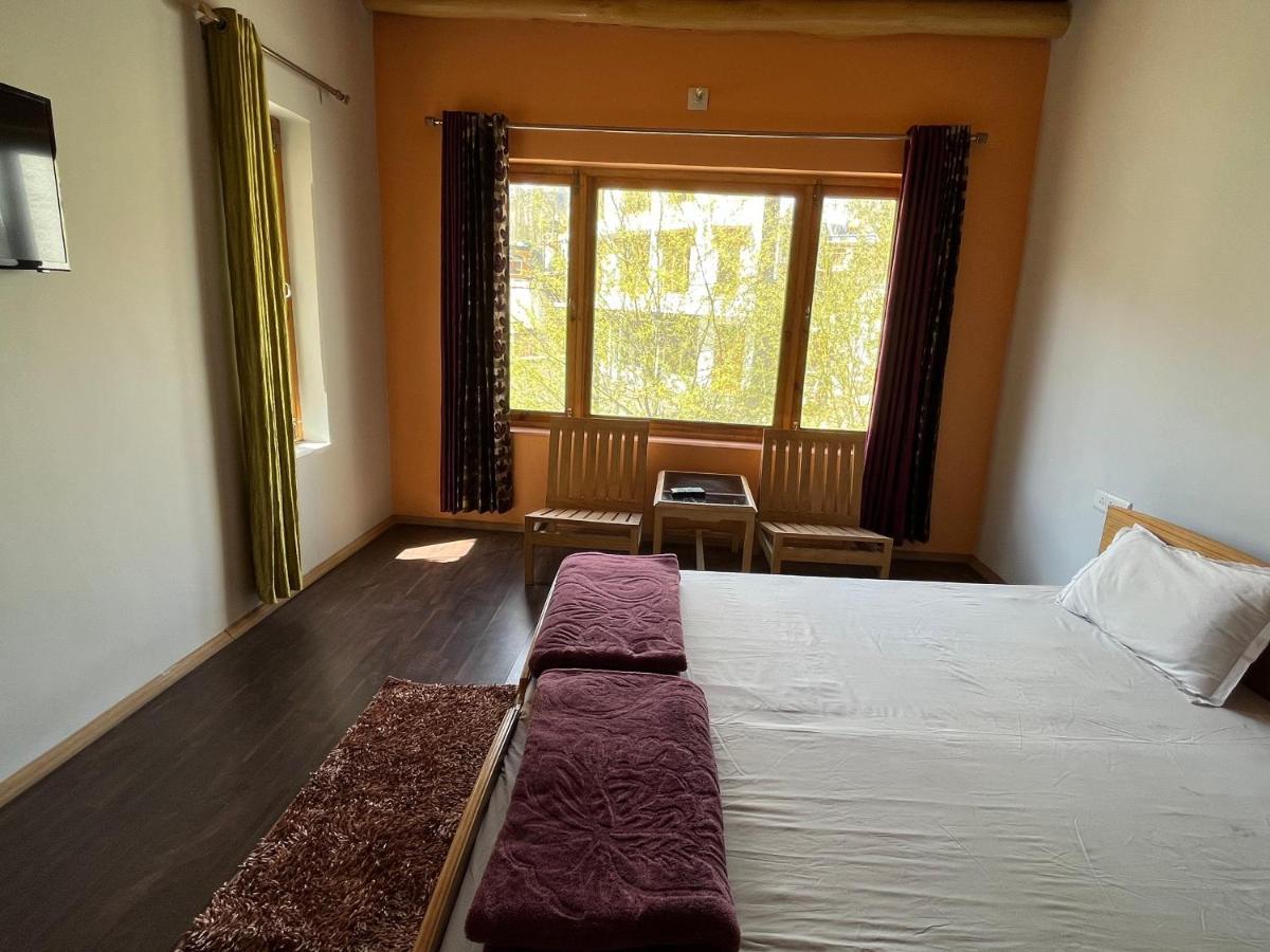 Hotel Chakzot Garden House Leh Esterno foto